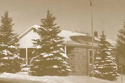 wellesleytownhalllow.jpg